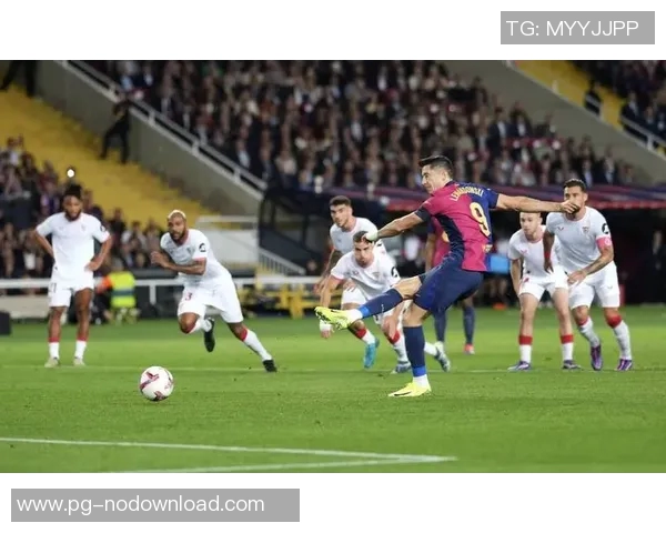 西甲激战尤文图斯大胜巴萨补时进球引发争议判罚全场沸腾