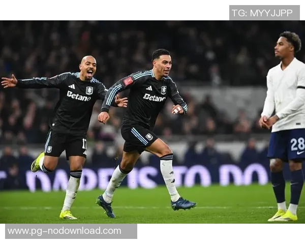 足总杯精彩对决拜仁狂胜热刺6比2引发全场震动 足总杯精彩对决拜仁狂胜热刺6比2引发全场震动